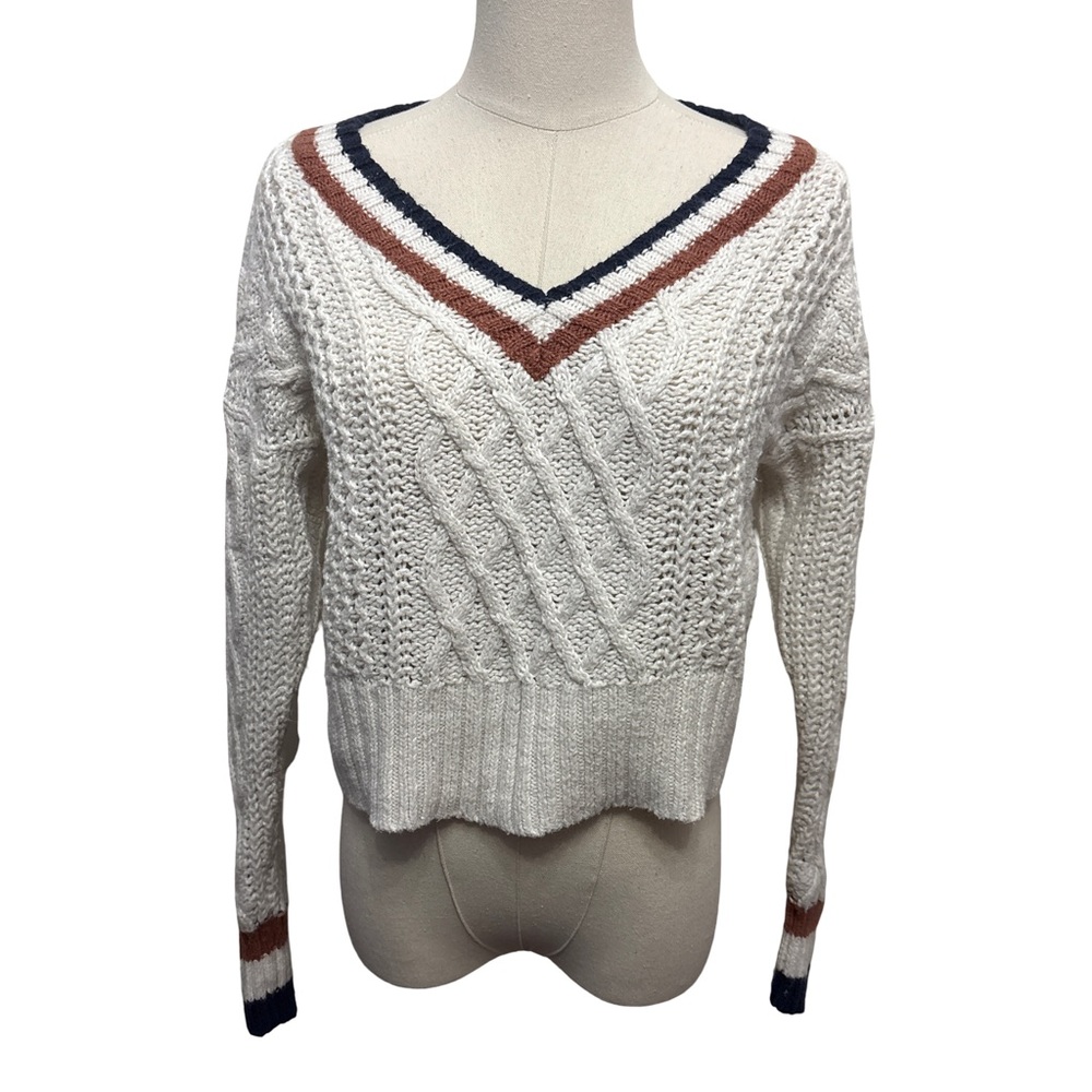 American Eagle V-Neck Cable Knit Sweater - size s